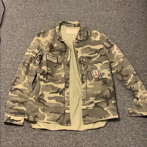 Zara camo vintage button up - Picture 2 of 5